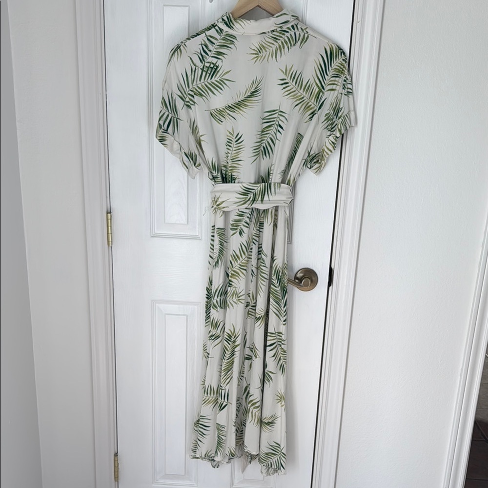 H&M Dress Tropical Leaf Print Button-Down Size 10 - Picture 11 of 11